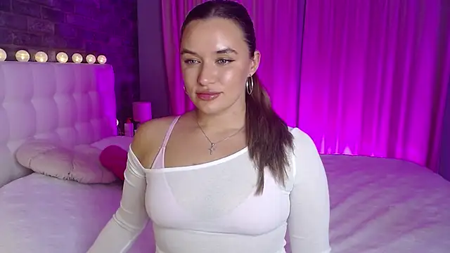 Snapshot of starrydoll chatting on 8, 11, 2025 starrydoll online show from 8, 11, 2025