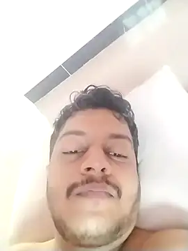 Snapshot of dzboy1994 chatting on 28, 11, 2025 dzboy1994 online show from 28, 11, 2025