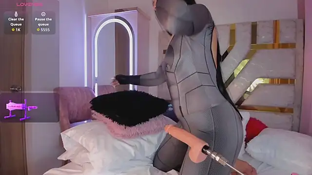 sophy champagne online show from 11, 10, 2025