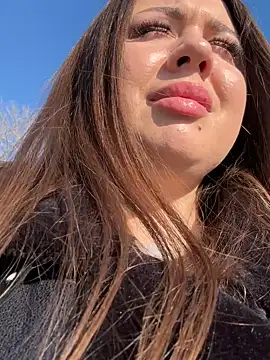 Sara Slow online show from 25, 2, 2025