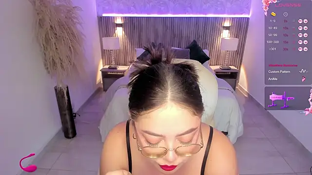 emmy walker online show from 20, 9, 2025