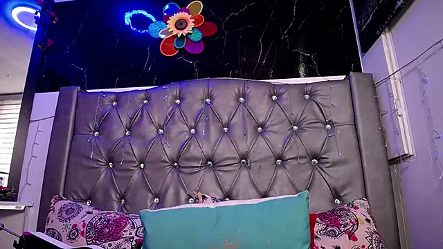 Snapshot of LAILAGUMMY chatting on 12, 3, 2025 LAILAGUMMY online show from 12, 3, 2025