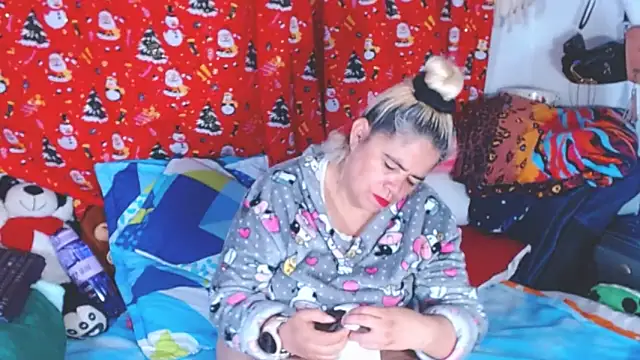 Snapshot of estrellita_fugaz16x chatting on 1, 2, 2026 estrellita fugaz16x online show from 1, 2, 2026