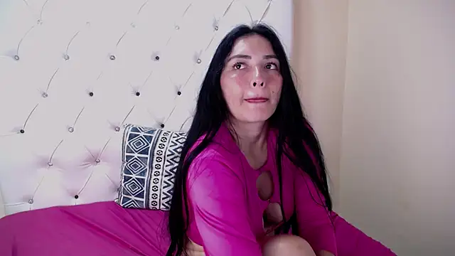 Ana Girl Nasty online show from 9, 9, 2025