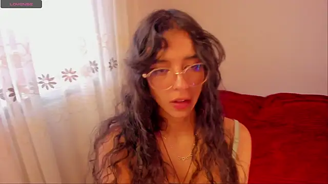 Snapshot of aluna_0310 chatting on 4, 12, 2024 aluna 0310 online show from 4, 12, 2024