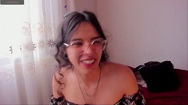 Snapshot of aluna_0310 chatting on 2, 12, 2024 aluna 0310 online show from 2, 12, 2024