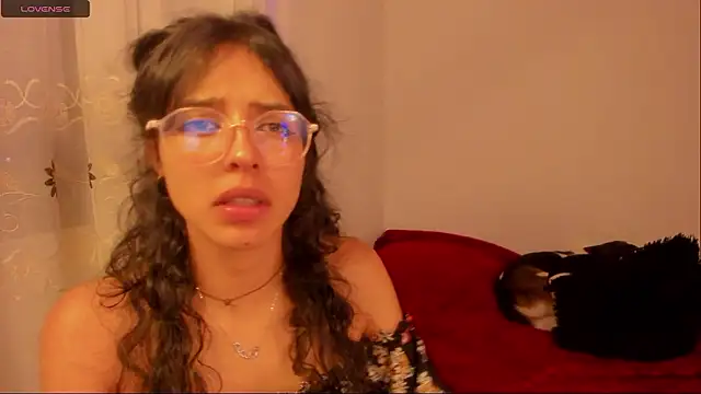 Snapshot of aluna_0310 chatting on 2, 12, 2024 aluna 0310 online show from 2, 12, 2024