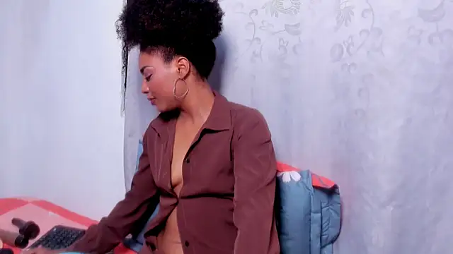 thaimy  online show from 15, 11, 2025