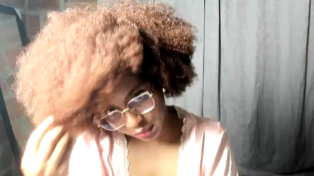 Snapshot of thaimy_ chatting on 20, 6, 2026 thaimy online show from 20, 6, 2026