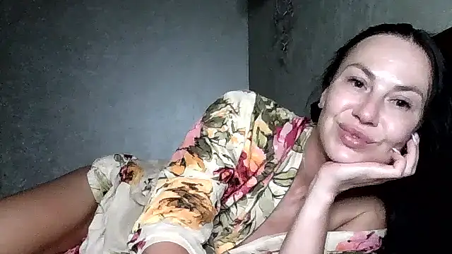 Snapshot of JulianaGold1 chatting on 29, 6, 2026 JulianaGold1 online show from 29, 6, 2026