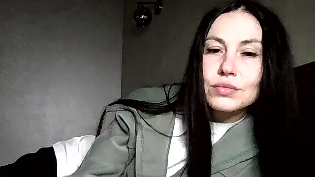 Snapshot of JulianaGold1 chatting on 15, 2, 2026 JulianaGold1 online show from 15, 2, 2026