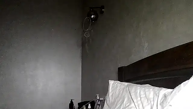 Snapshot of JulianaGold1 chatting on 31, 1, 2026 JulianaGold1 online show from 31, 1, 2026