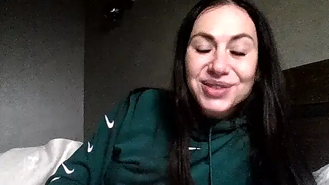 JulianaGold1 online show from 5, 12, 2025