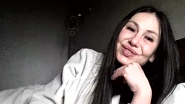 Snapshot of JulianaGold1 chatting on 5, 2, 2026 JulianaGold1 online show from 5, 2, 2026