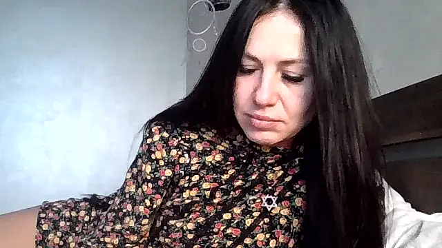 Snapshot of JulianaGold1 chatting on 10, 2, 2026 JulianaGold1 online show from 10, 2, 2026