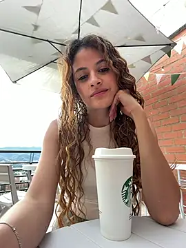 Snapshot of alana15 chatting on 15, 7, 2026 alana15 online show from 15, 7, 2026