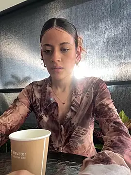 alana15 online show from 5, 11, 2025