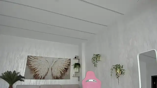 TiffanyHouston  online show from 13, 1, 2026