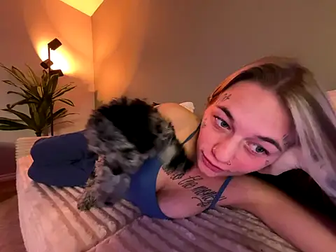 Snapshot of chloetease chatting on 19, 11, 2025 chloetease online show from 19, 11, 2025