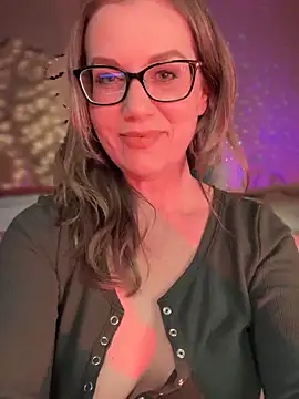 MaiseKnox online show from 12, 3, 2025