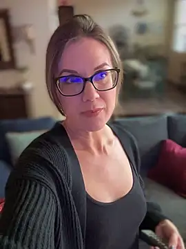 MaiseKnox online show from 4, 11, 2025