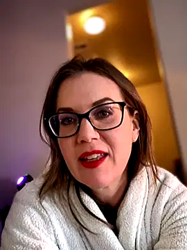 MaiseKnox online show from 3, 12, 2025