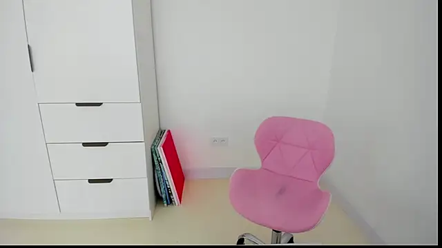 MiaStripDance online show from 22, 4, 2026