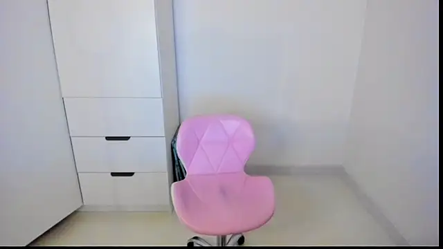 Snapshot of MiaStripDance chatting on 10, 2, 2025 MiaStripDance online show from 10, 2, 2025