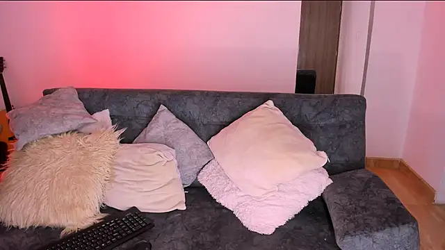 angiebutt online show from 3, 12, 2025