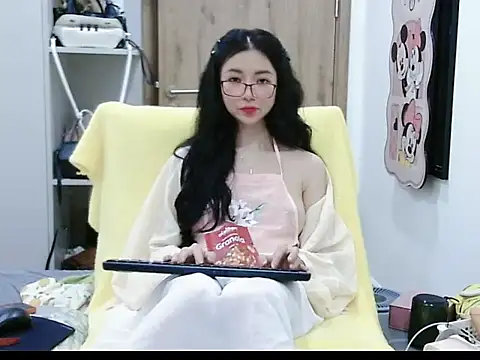 Cute Ruby01 online show from 4, 4, 2026
