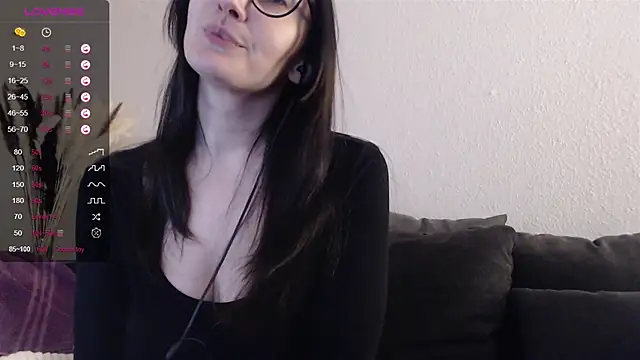 Alina Lamour online show from 9, 2, 2025