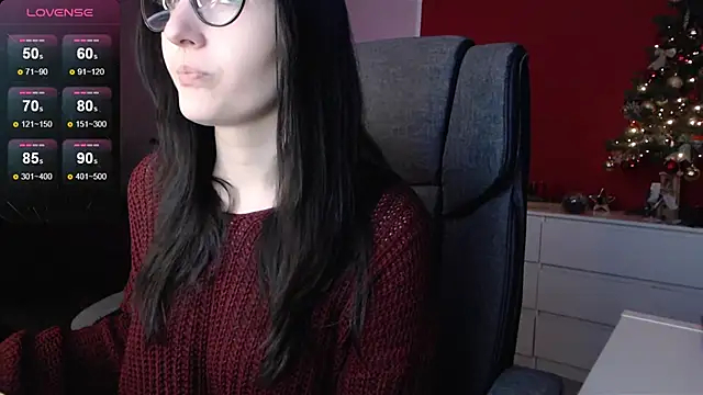 Alina Lamour online show from 5, 12, 2024