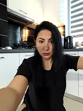 charrlote love online show from 8, 10, 2025