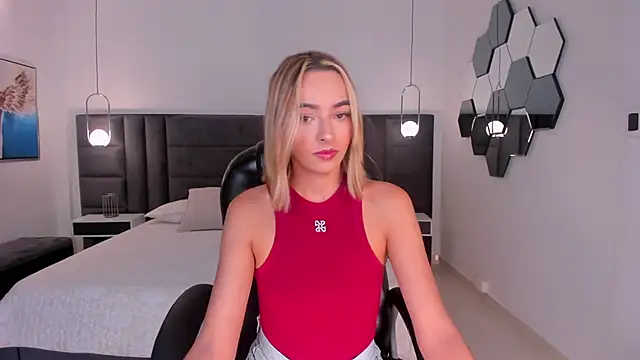 Snapshot of MelissaMoore_ chatting on 28, 5, 2026 MelissaMoore online show from 28, 5, 2026