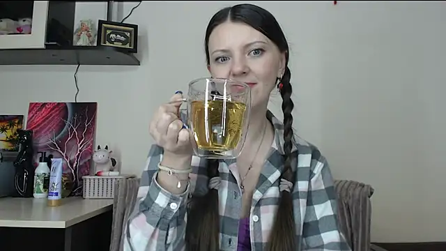 SugarTati online show from 1, 3, 2025