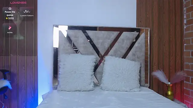 AGATHAA WHITE online show from 23, 12, 2025