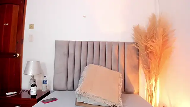 AGATHAA WHITE online show from 13, 3, 2025