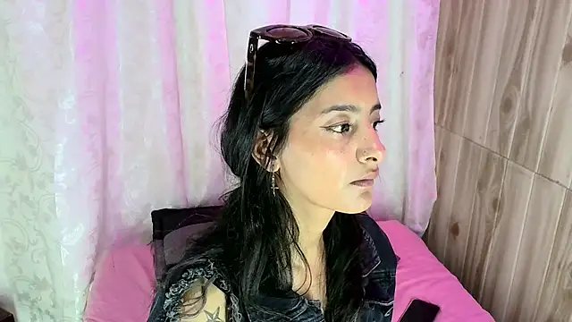 skinny Yizz online show from 25, 11, 2025