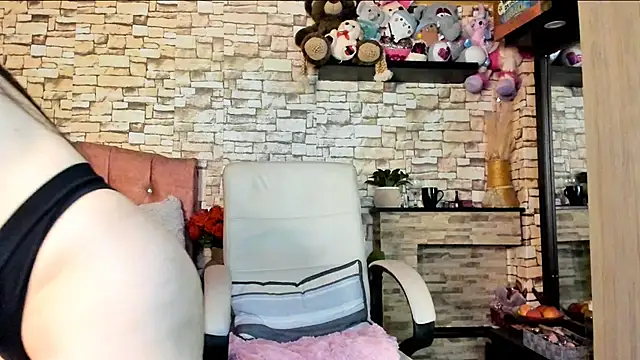 Snapshot of Carla_expit chatting on 2, 7, 2026 Carla expit online show from 2, 7, 2026