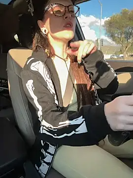 Snapshot of BlaizeyBBy chatting on 6, 1, 2026 BlaizeyBBy online show from 6, 1, 2026