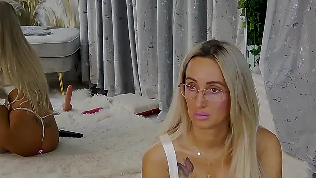 IsabelleEthan online show from 11, 11, 2025