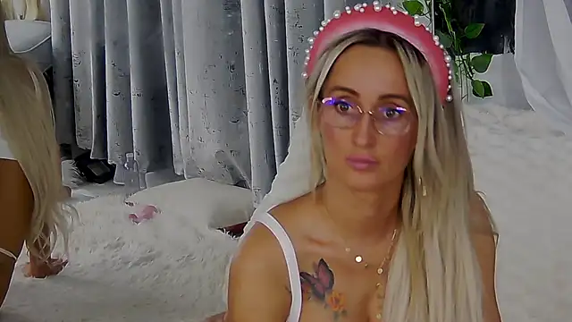 IsabelleEthan online show from 11, 11, 2025