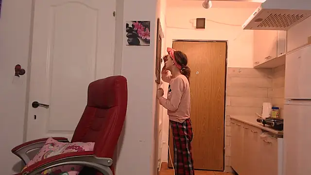 Snapshot of simyhvn chatting on 10, 2, 2026 simyhvn online show from 10, 2, 2026