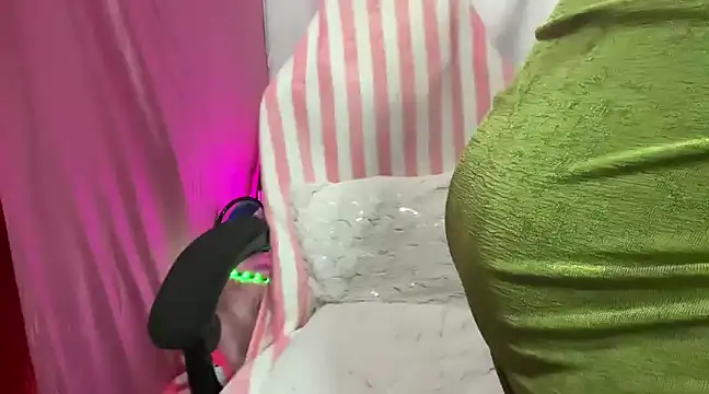 Queen Angelena online show from 22, 2, 2025