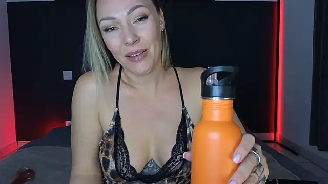 Sacha-xx online show from 18, 12, 2025