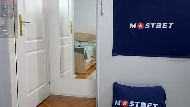 Snapshot of foxeslovefoxes chatting on 24, 12, 2024 foxeslovefoxes online show from 24, 12, 2024