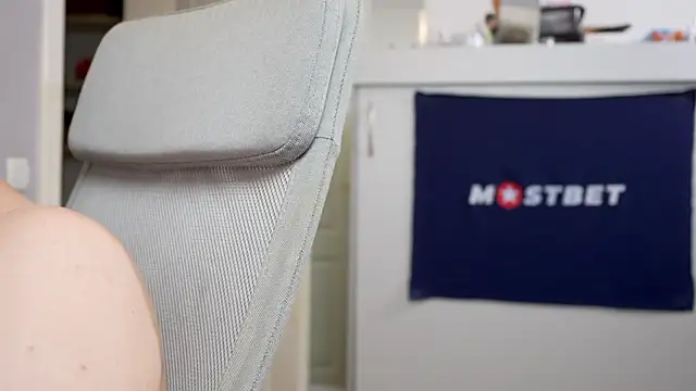 Snapshot of foxeslovefoxes chatting on 14, 12, 2024 foxeslovefoxes online show from 14, 12, 2024