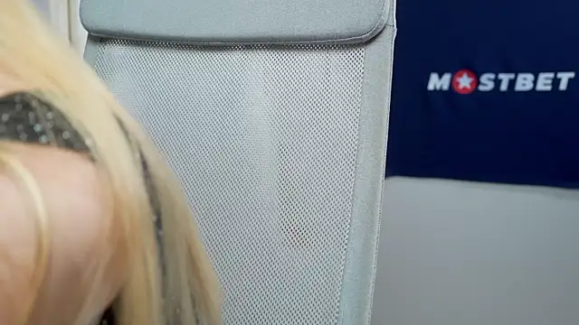 Snapshot of foxeslovefoxes chatting on 30, 12, 2024 foxeslovefoxes online show from 30, 12, 2024