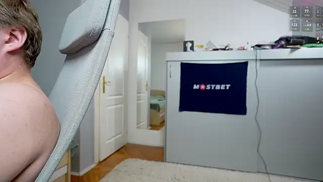 Snapshot of foxeslovefoxes chatting on 7, 12, 2024 foxeslovefoxes online show from 7, 12, 2024