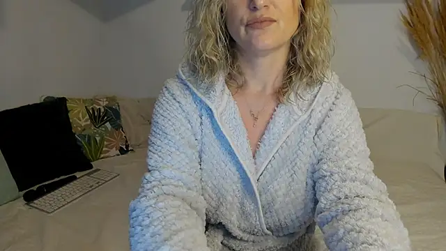 Snapshot of Jadore_able chatting on 3, 2, 2026 Jadore able online show from 3, 2, 2026